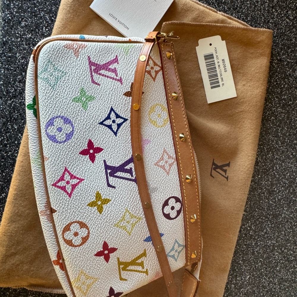 Louis Vuitton Pochette